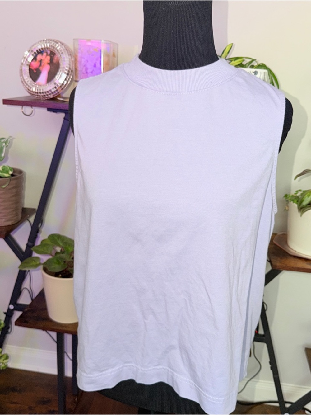 Sleeveless Light Lavender Crewneck Athletic Top
